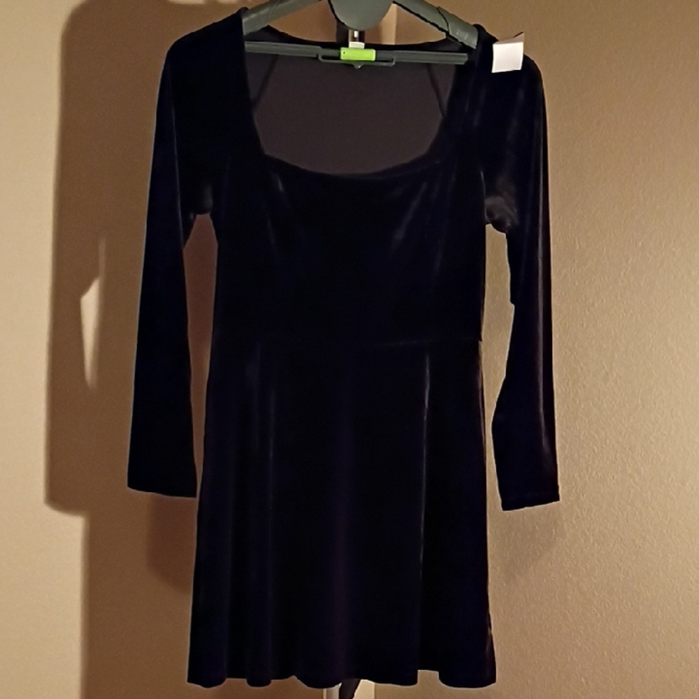 NWOT Old Navy Black Long Sleeve Black Velvet Stretch Dress Size L